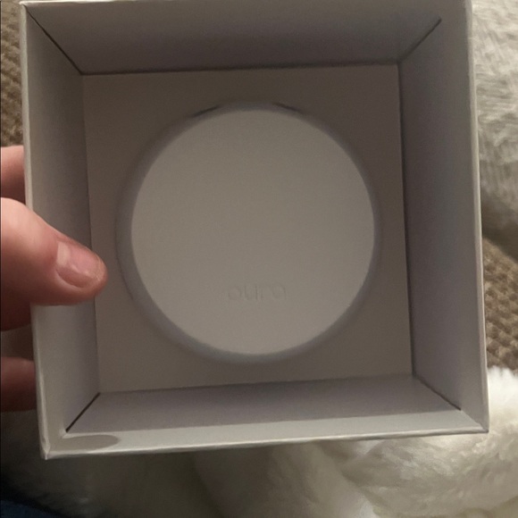 Pura Smart Fragrance Diffuser plus 1 scent - Picture 2 of 4